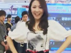 2011快乐女声杭州唱区海选：亚洲小姐为圆梦再战快女舞台
